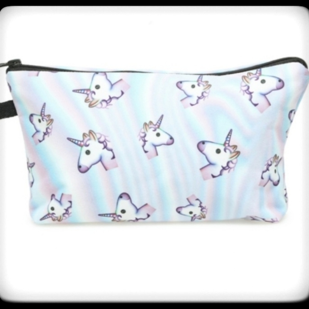 🆕️LAST 1🦄UNICORN AND RAINBOWS ZIP POUCH🦄 - Picture 5 of 8